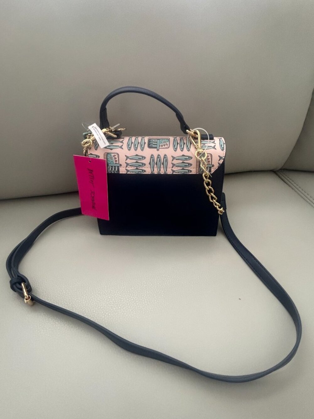 Betsey Johnson Sardine Mini Satchel w/ Crossbody Strap & Sardines Fish Bag Charm - Picture 4 of 6